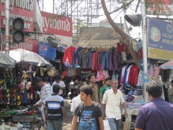 Kolkata street scene: it’s starting to get crazy.